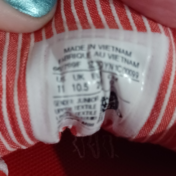 Converse Double Tongue/Canvas • Red & White With Blue Stars • Kids Size 11 - Picture 9 of 11